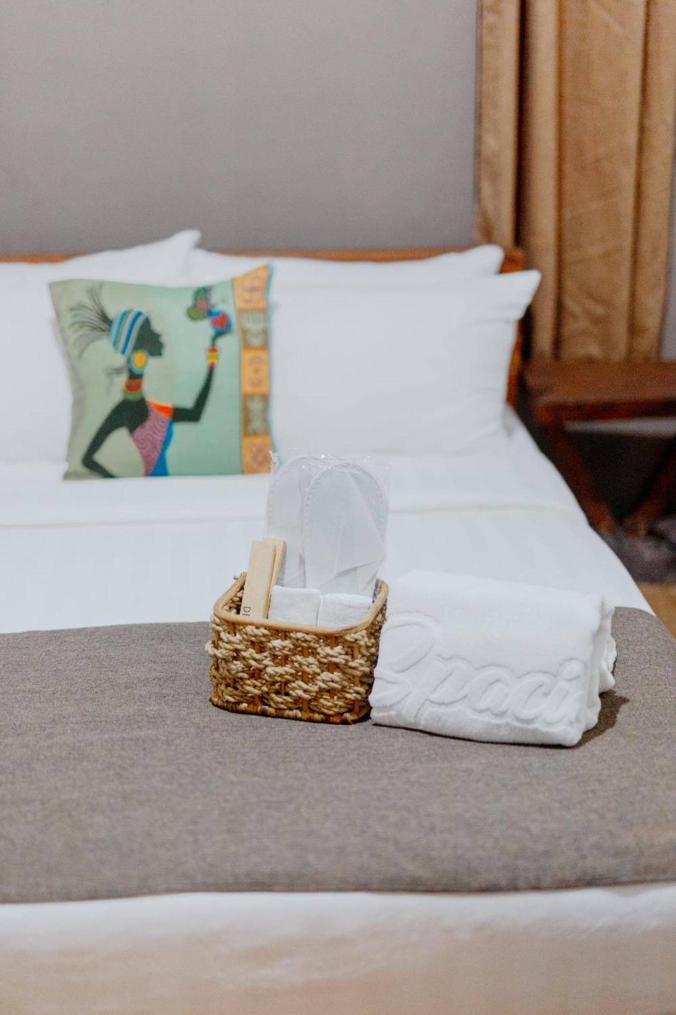 Spacio Caliraya Bed & Breakfast Lumban Eksteriør bilde