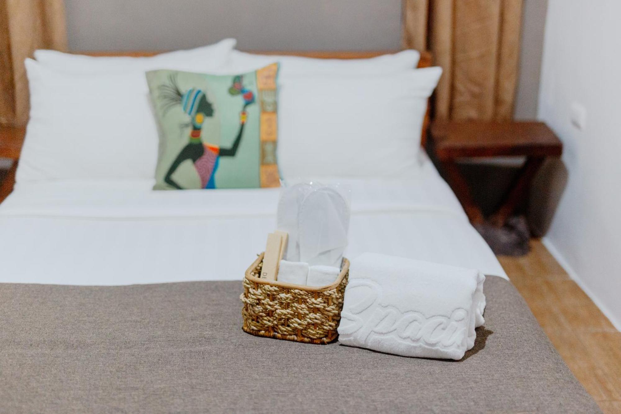 Spacio Caliraya Bed & Breakfast Lumban Eksteriør bilde