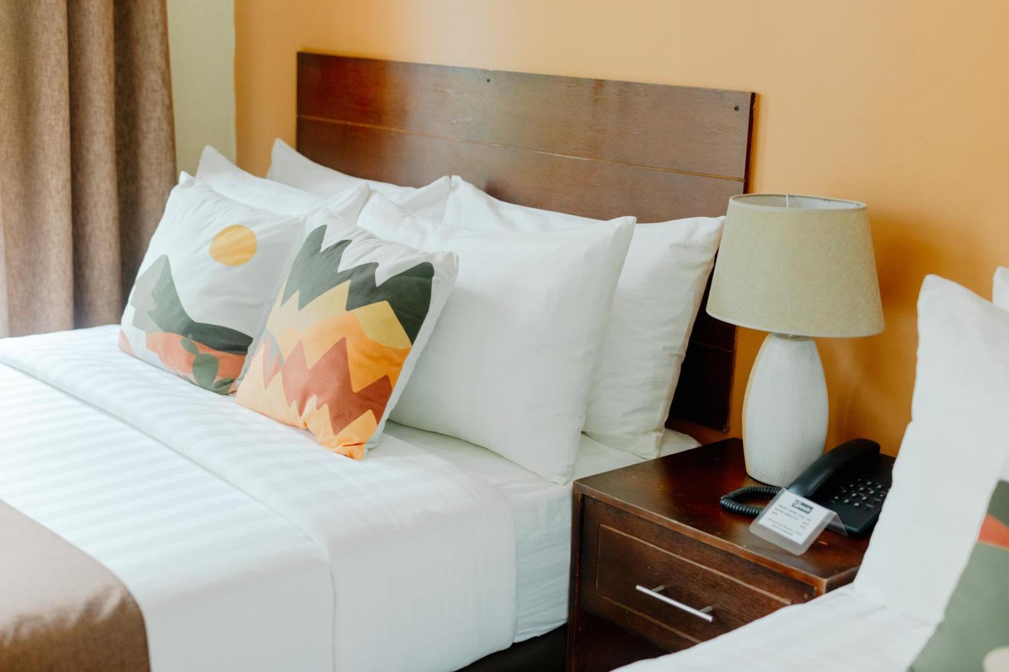 Spacio Caliraya Bed & Breakfast Lumban Eksteriør bilde
